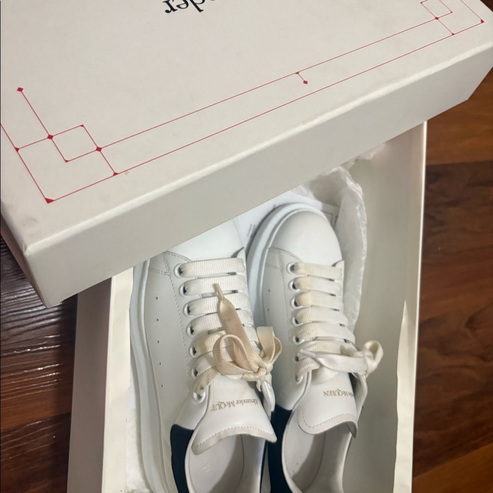 Alexander McQueen sneakers 37